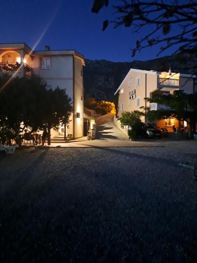 Ferienhaus Elena Karlobag Exterior photo